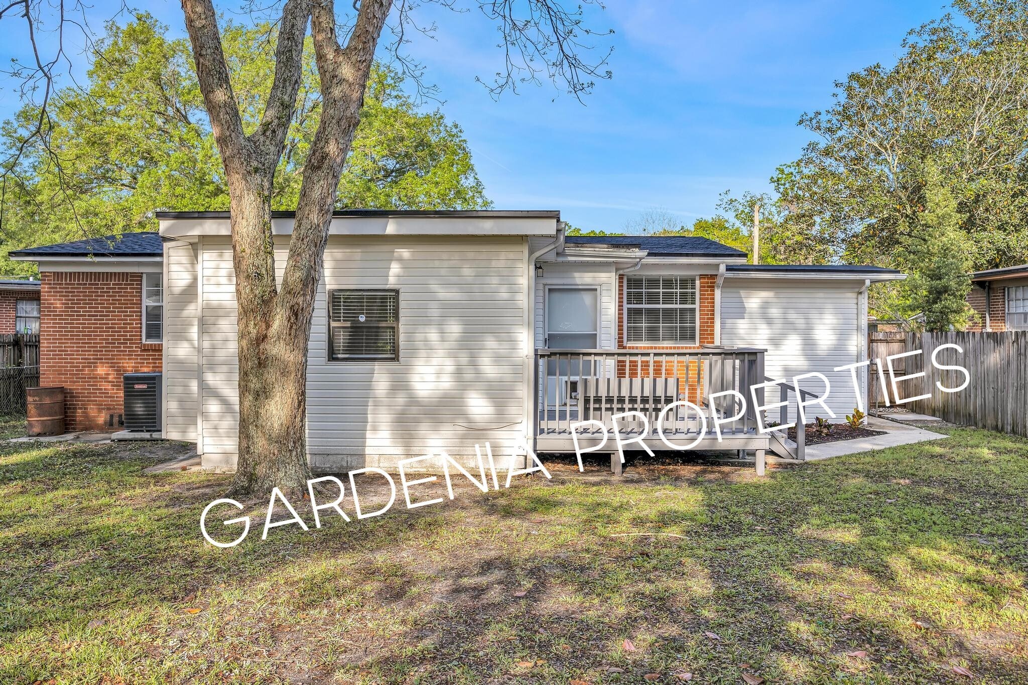 Building Photo - 1353 Placid Pl