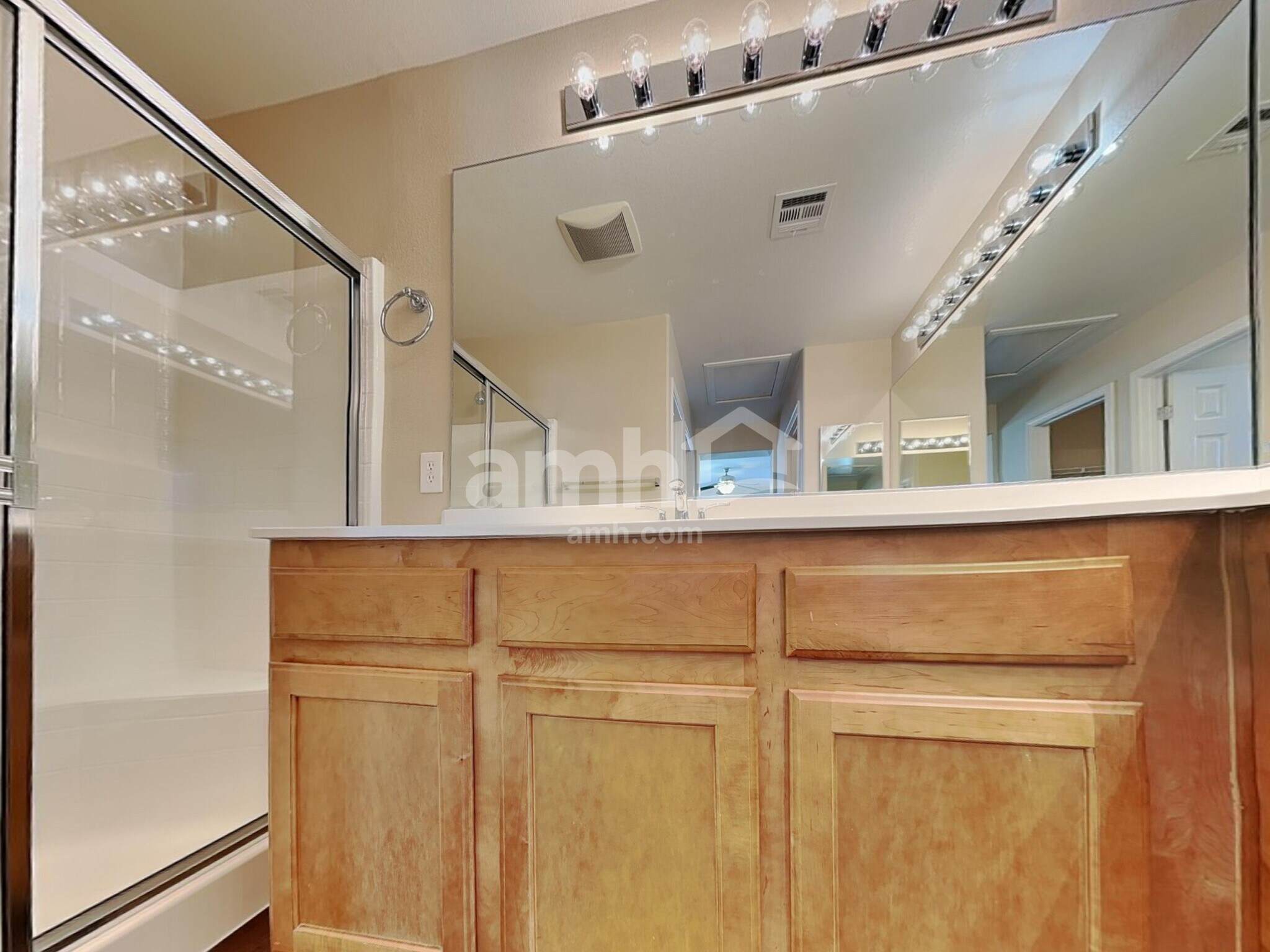 Building Photo - 6490 Albina Creek St