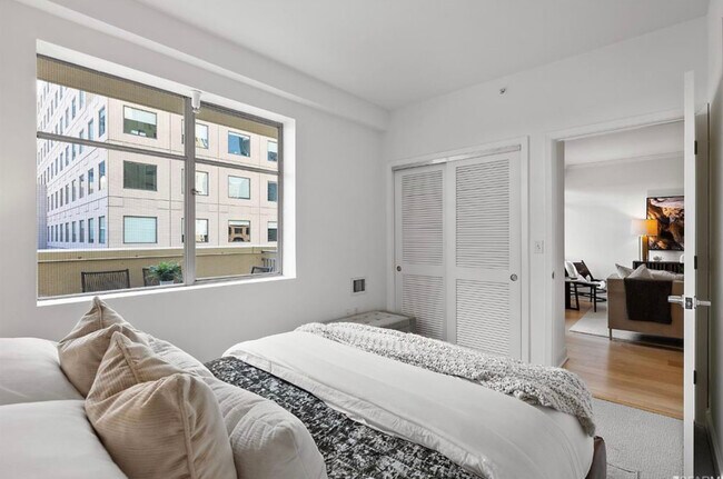 Building Photo - 246 2nd St