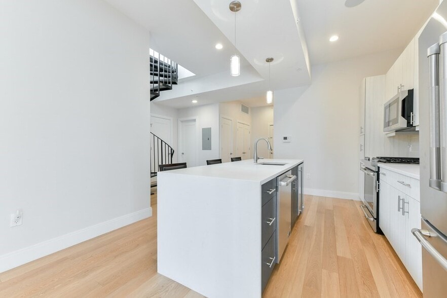 Building Photo - 488 Dorchester Ave