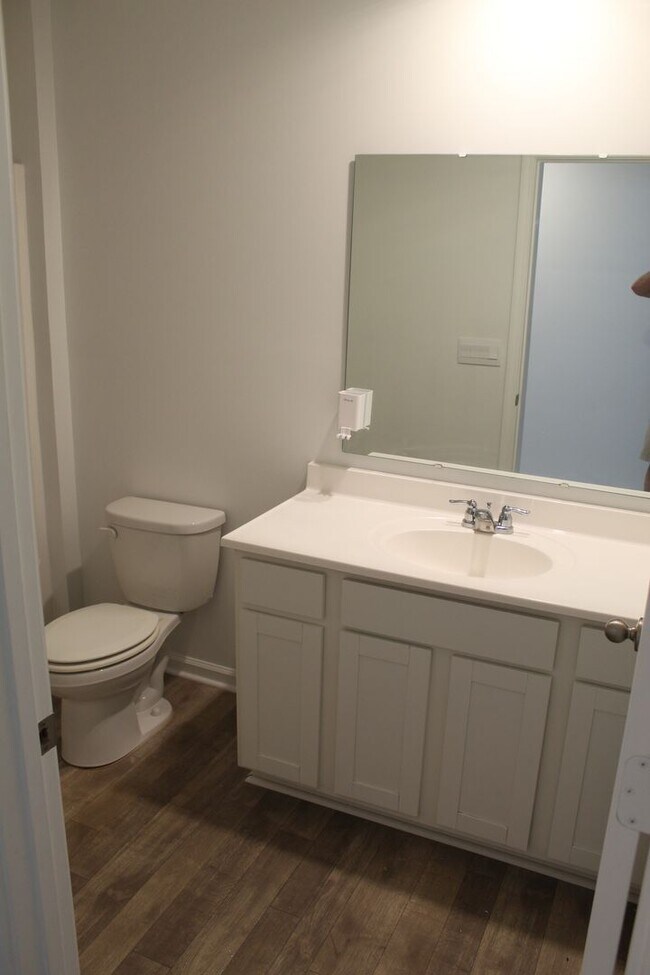 Building Photo - Now Available! Newer 4 BR Home in Decatur Schools!