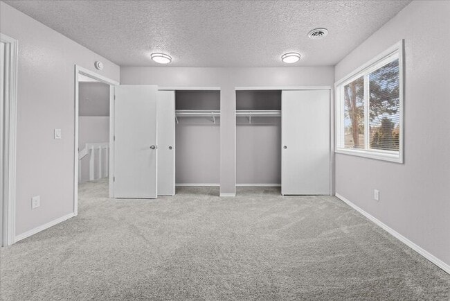 Building Photo - OPEN HOUSE FRIDAY 3/6/26 - Newly Renovated 3BD/2BA Duplex w/ Garage & Fireplace - Beaverton Highl...