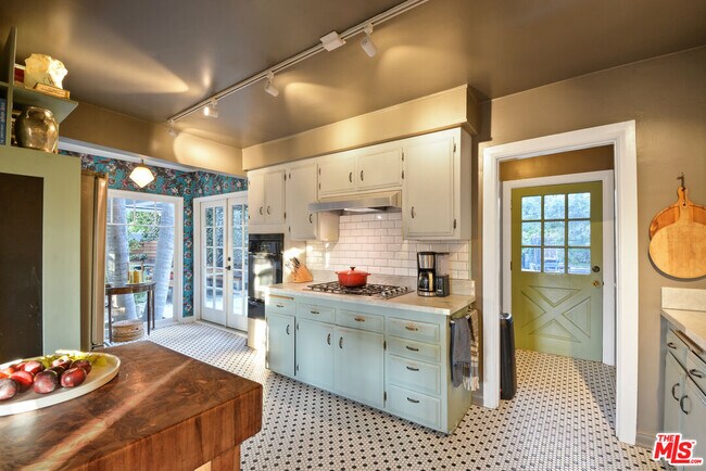 Building Photo - 6717 Whitley Terrace