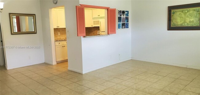 Building Photo - 474 Tilford V