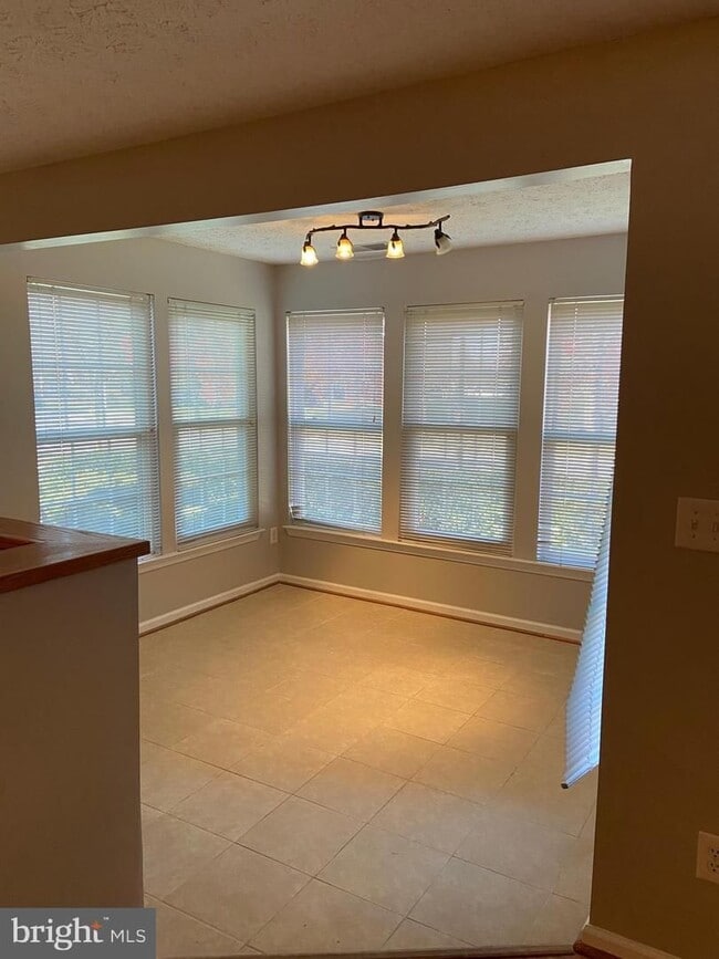 Building Photo - Ground Level Condo in Pine Orchard
