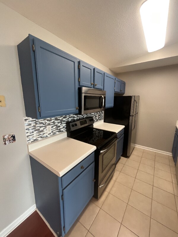 Building Photo - 2265 Huntingdon Dr