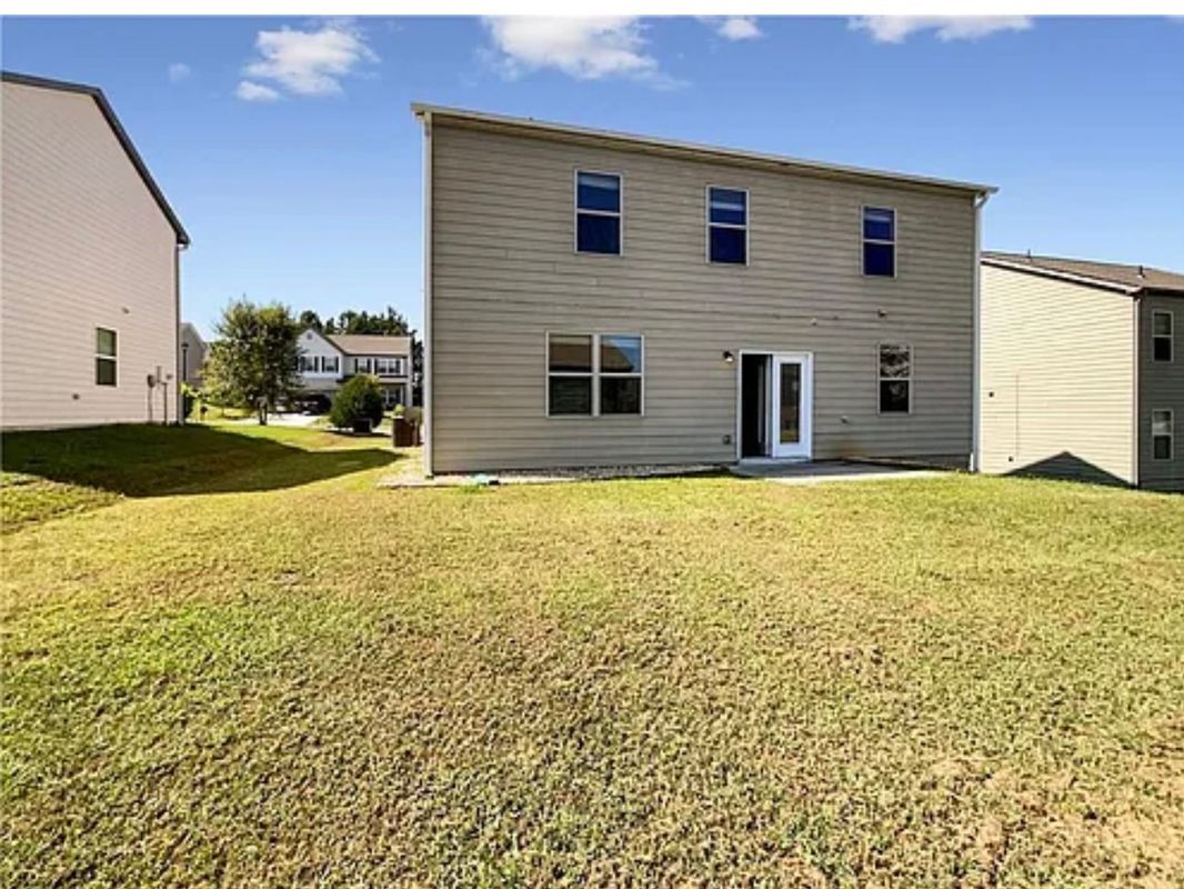 Building Photo - 444 Lake Ridge Ln