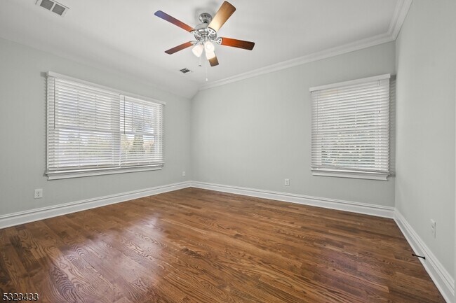 Building Photo - 64 Kent Pl Blvd