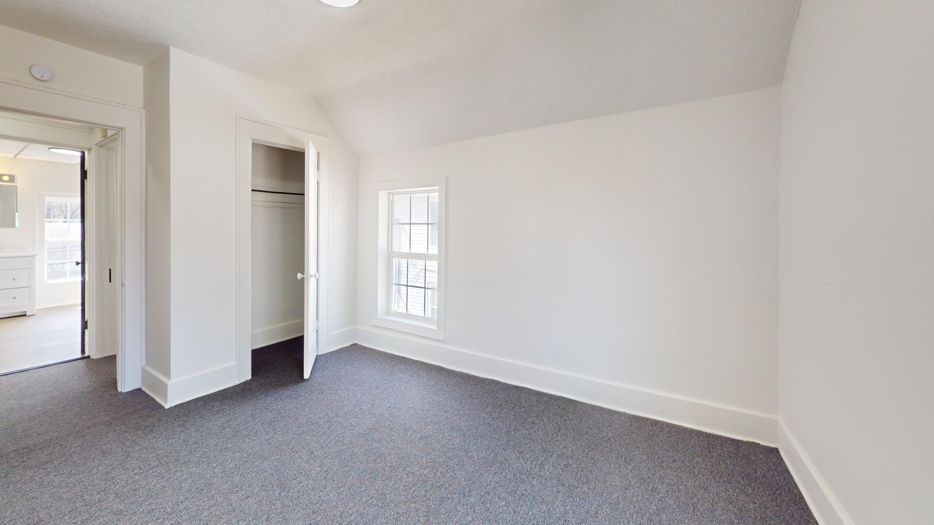 Building Photo - 109 W Ely St