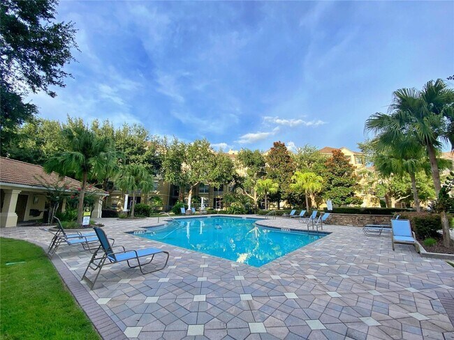 Building Photo - Beautiful WATERFRONT 3 bedrooms Condo located in MetroWest with ELEVATOR! Rare find!