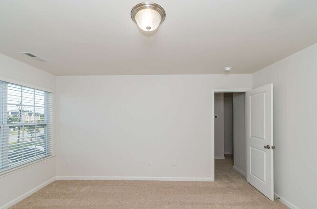 Building Photo - Stunning 4-Bed Home in Wendell with Granit...