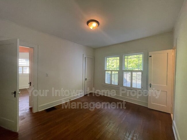 Building Photo - 506 Page Ave NE
