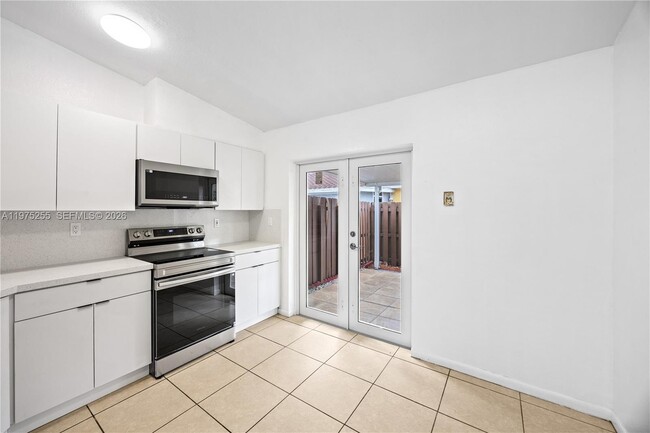 Building Photo - 7570 NW 173rd Ln