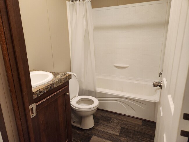 Building Photo - 19066 Taylor Rd