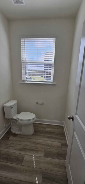 Building Photo - 1534 Cedar Tree Dr