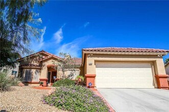 Building Photo - Charming Single-Story Home with Spa & Covered Patio Near Spencer & Wigwam in Las Vegas