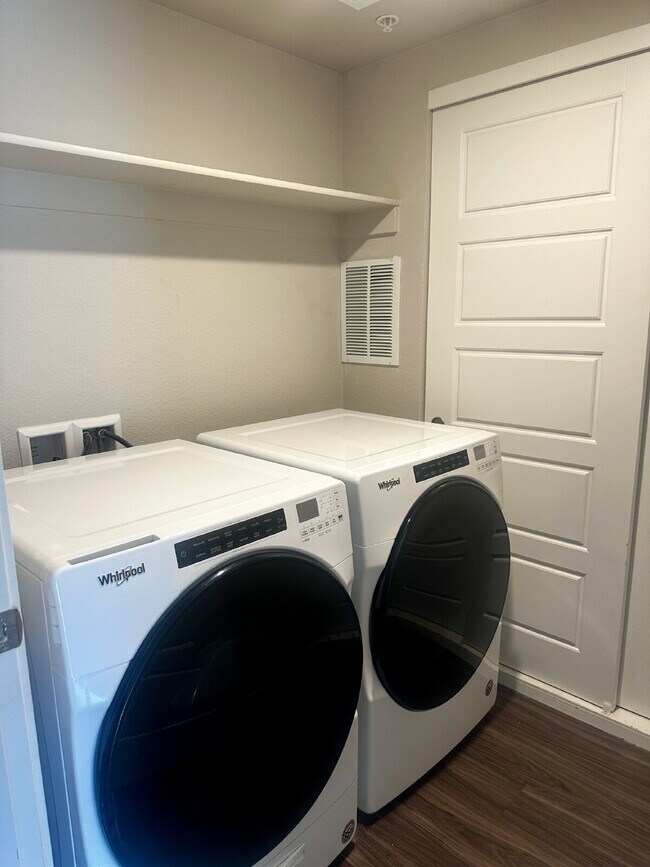 Building Photo - Don’t Miss Out on this 2 Bed/2 Bed in Litt...