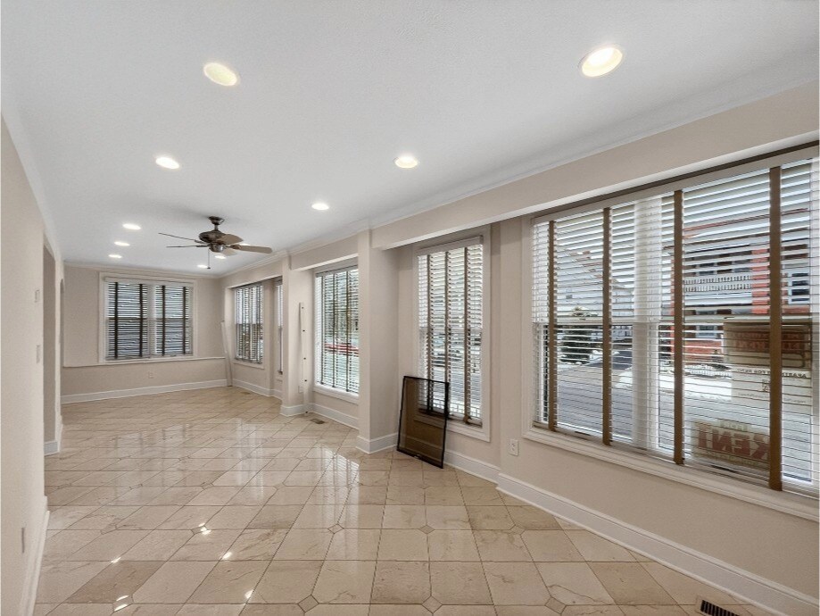 Building Photo - 2033 Fairview Ave