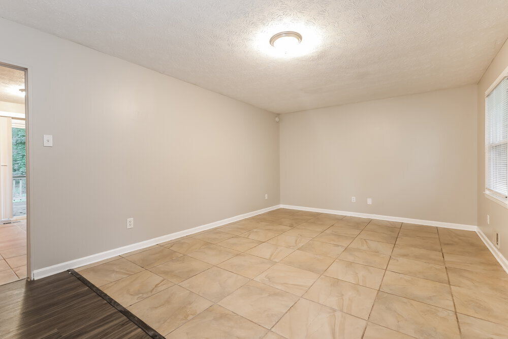 Building Photo - 8486 Magnolia Dr