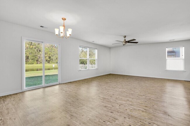 Building Photo - Bright & Spacious 4-Bedroom Home in Savannah’s Godley Park