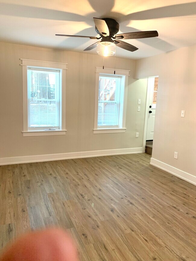 Building Photo - 1943 N Winchester Ave