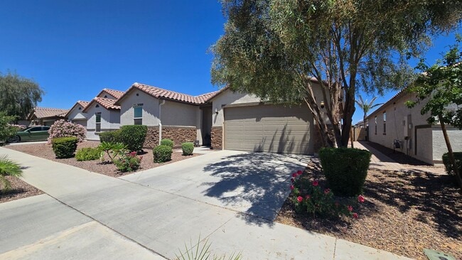 Building Photo - Beautiful and Spacious Cortana at Desert Oasis Home!! Community Pool!