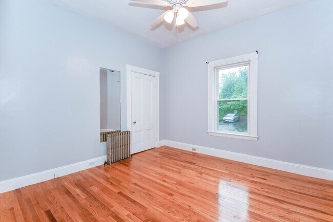 Building Photo - 86 Edwards St