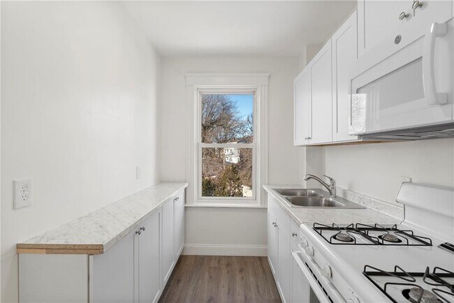 Building Photo - 19 Vale St