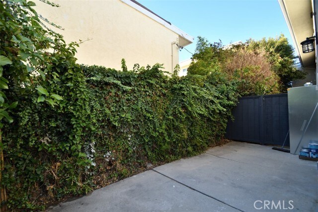 Building Photo - 2618 Mathews Ave