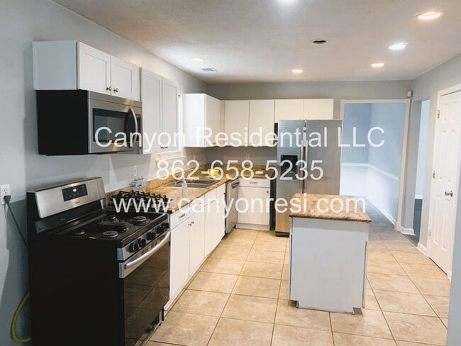 Building Photo - 2554 Willenhall Way