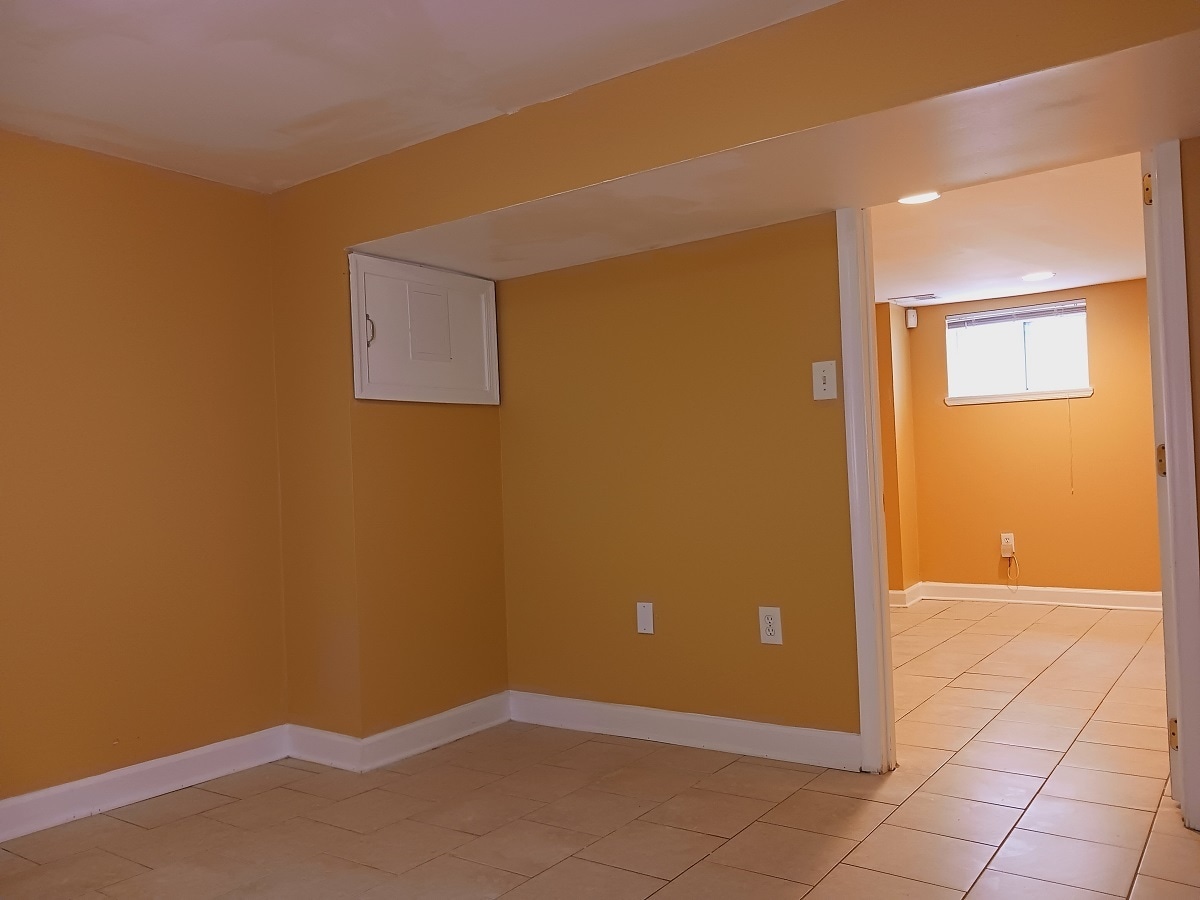 Building Photo - 2603 Hamlin St NE