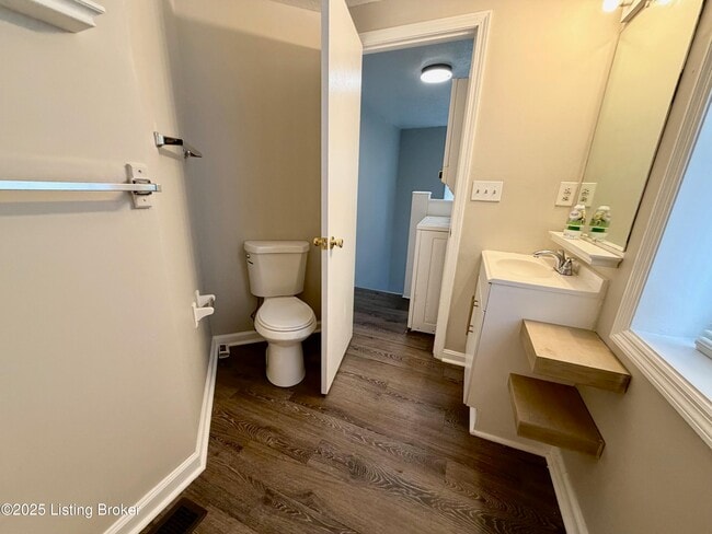 Building Photo - 510 S 15th St