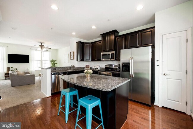 Building Photo - 1872 Thistle Ct