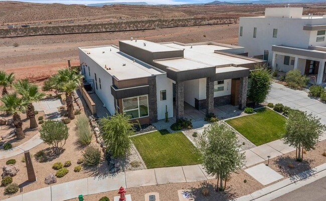 Building Photo - Stunning and Spacious 3 Bedroom Home in Desert Color! Includes a Private Pool!