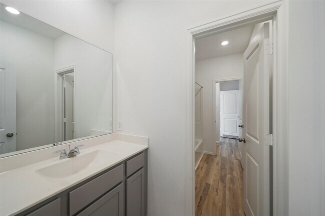 Building Photo - 307 Flower Reed Ct
