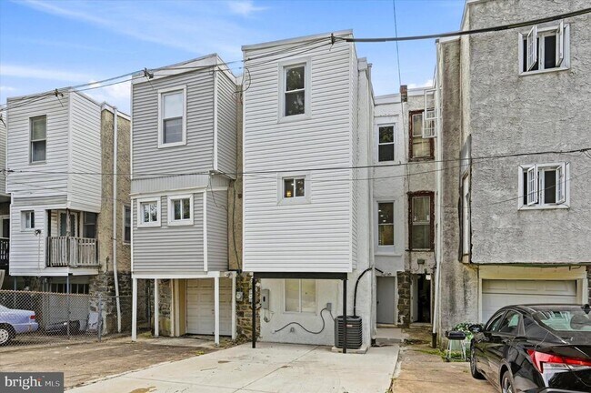 Building Photo - 6157 Lebanon Ave