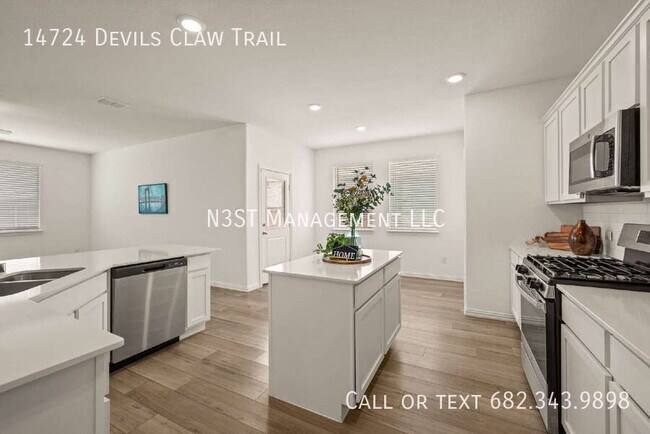 Building Photo - 14724 Devils Claw Trl