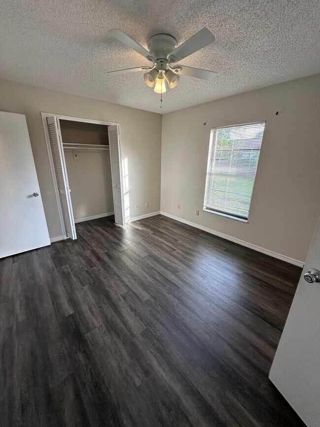 Building Photo - MOVE IN SPECIAL- Lovely 2/2 Duplex Home for Rent in St. Cloud