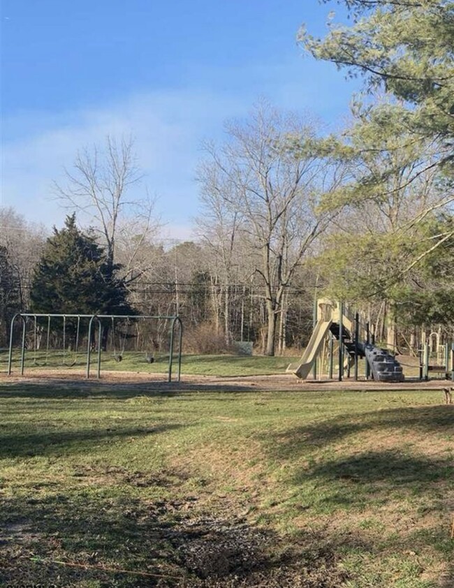 Building Photo - 98 Pheasant Meadow Dr