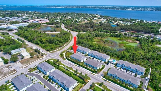 Building Photo - 229 Preserve Trl S