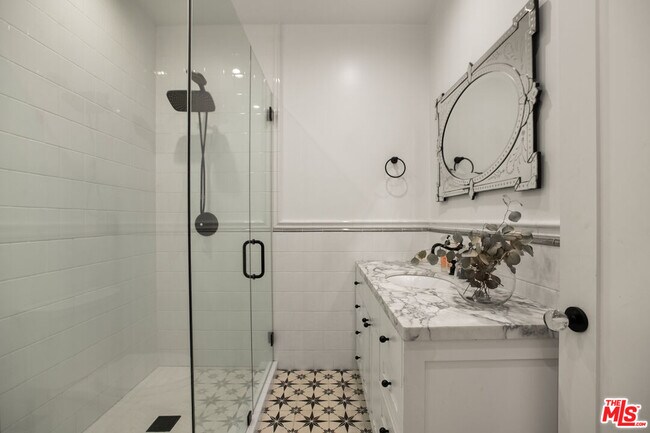 Building Photo - 0 N Edinburgh Ave