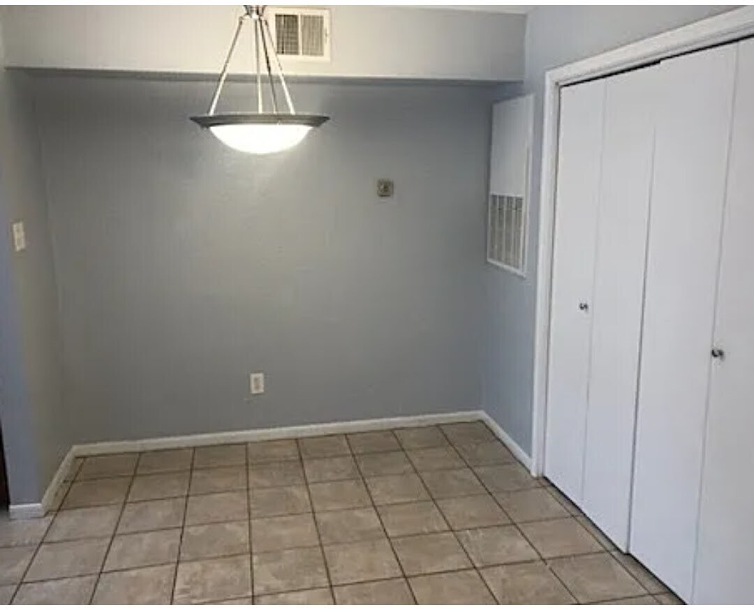 Building Photo - 3506 Cove View Blvd