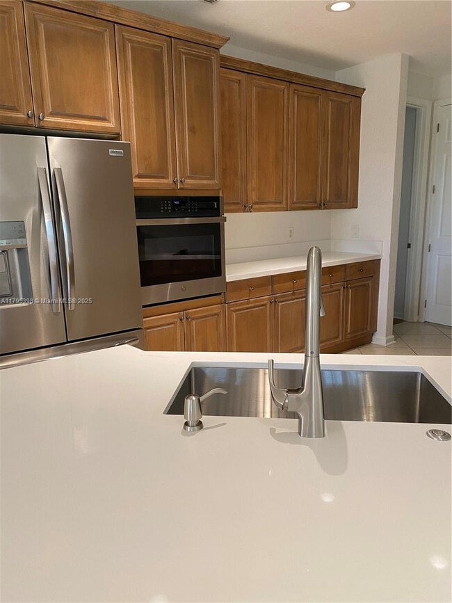 Building Photo - 2697 Center Ct Dr