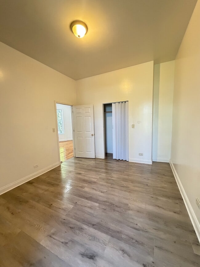 Building Photo - 7836 S Emerald Ave