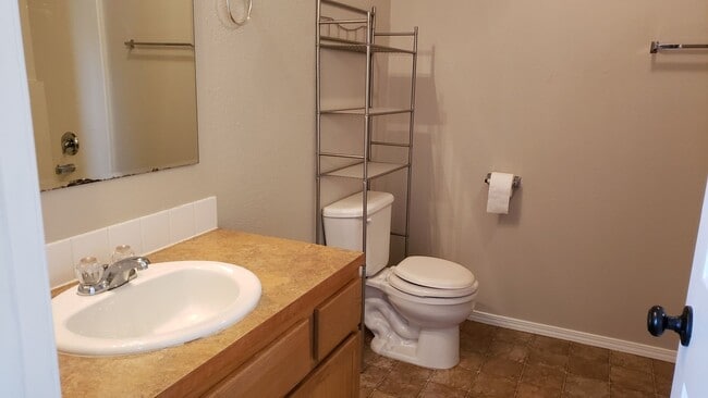 Building Photo - Nice 3 Bd / 2 Ba Home in Caldwell!