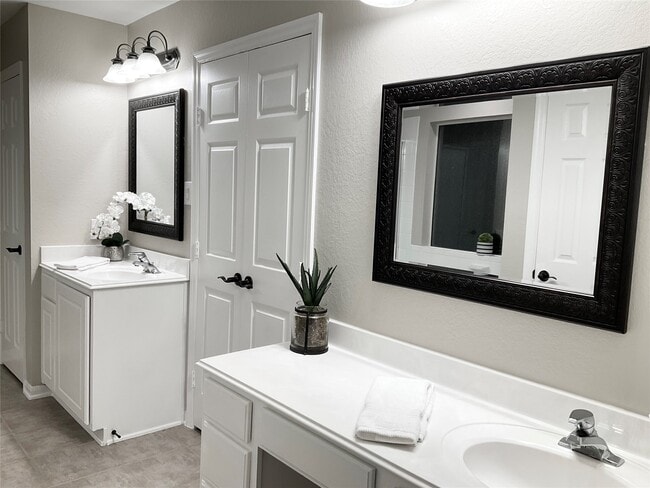 Building Photo - 43 N Merryweather Cir