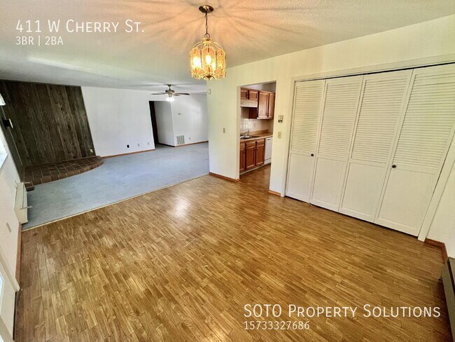 Building Photo - 411 W Cherry St