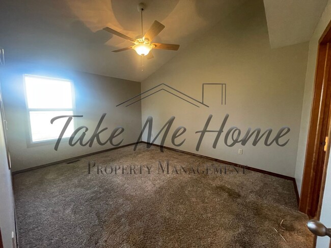 Building Photo - 3 Bedroom Duplex in Nixa!