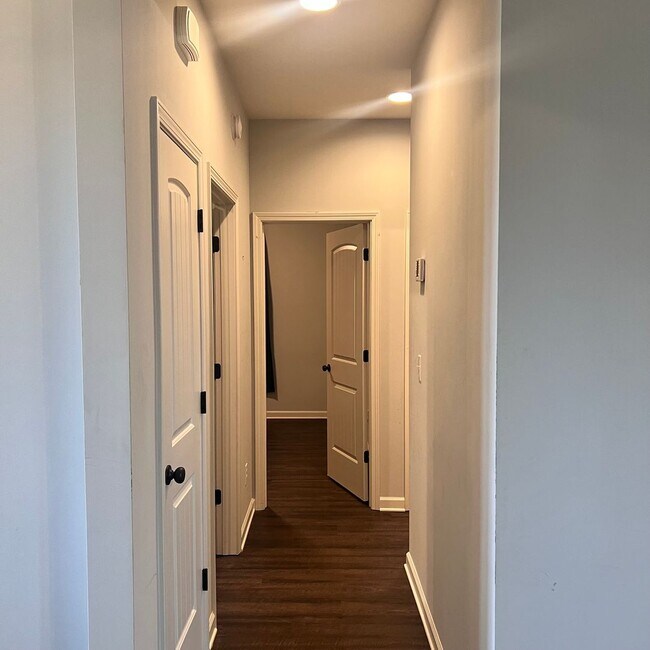 Building Photo - 9800 Bluestone Cir