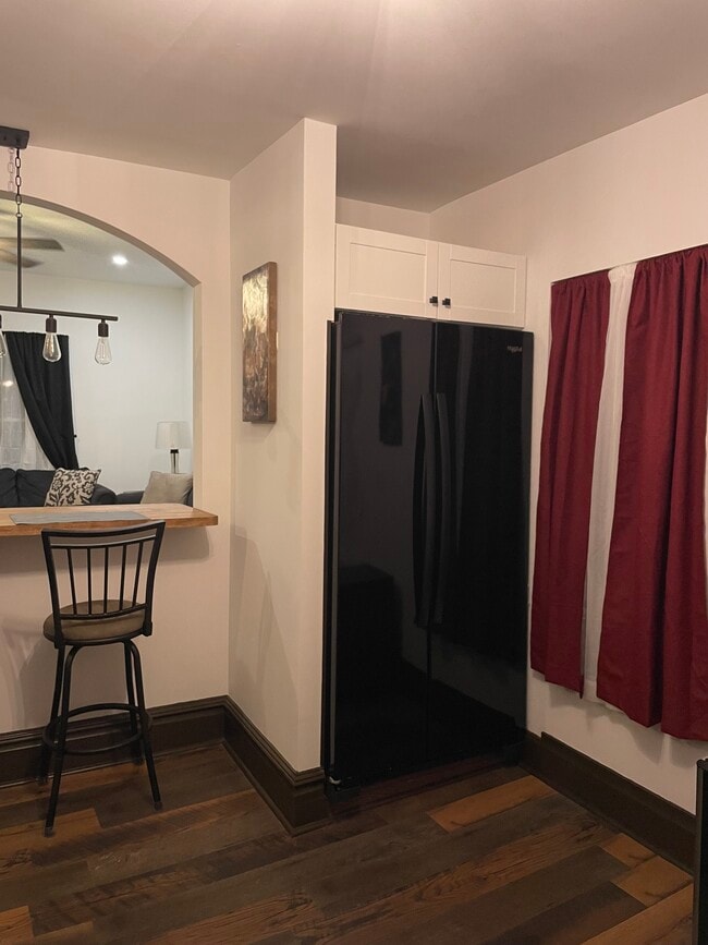 Building Photo - 53 Lincoln Ave W